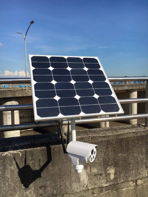 中國臺灣高速公路用OKEYSET太陽能無線監控一體機1